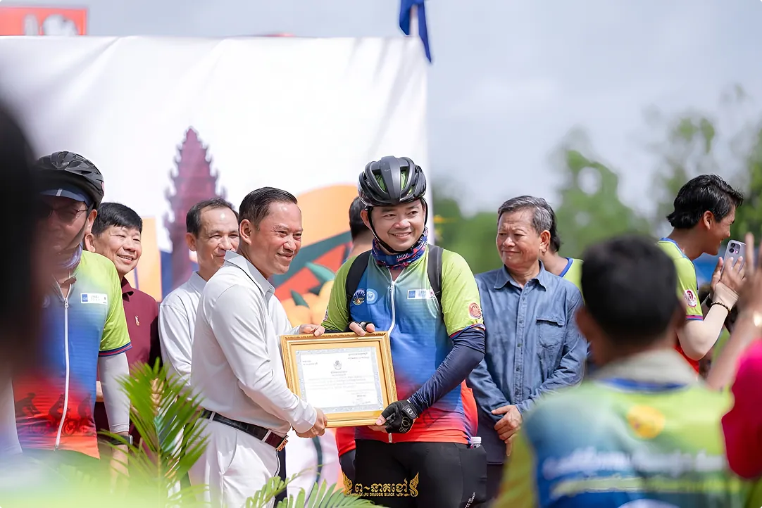 Award ceremony at a regional event